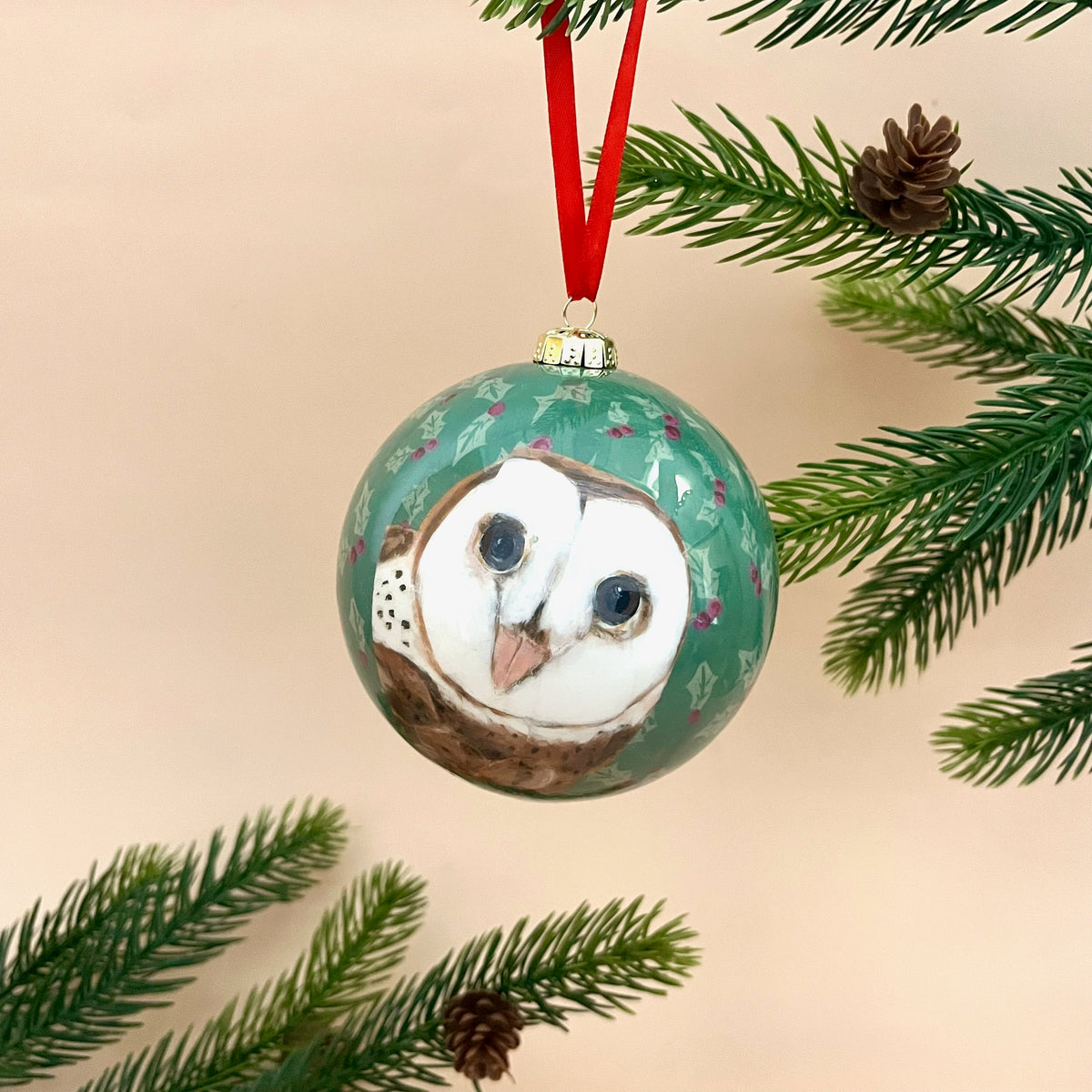 Round Ornament with Holiday Pattern & Animal